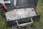 Removable ash pan to allow for easy dispose of ashes